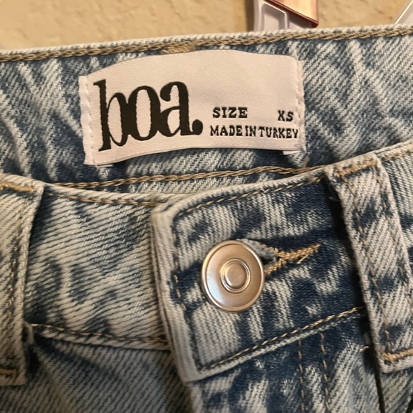 BOA. JEANS - Picture 2 of 4